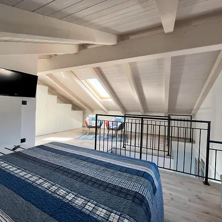 Villino Con Terrazzo Panoramico 度假居 菲纳莱利古雷