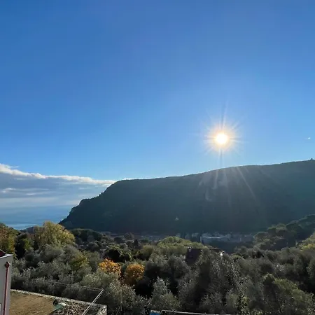 Villino Con Terrazzo Panoramico Holiday home *