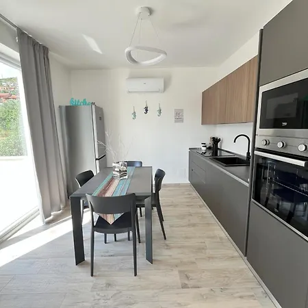 Villino Con Terrazzo Panoramico Finale Ligure