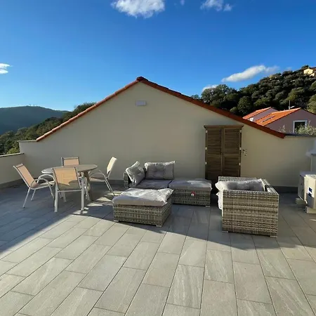 Villino Con Terrazzo Panoramico Holiday home *