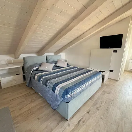 Villino Con Terrazzo Panoramico 피날레리구레