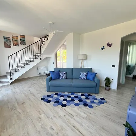 Villino Con Terrazzo Panoramico Casa de Férias