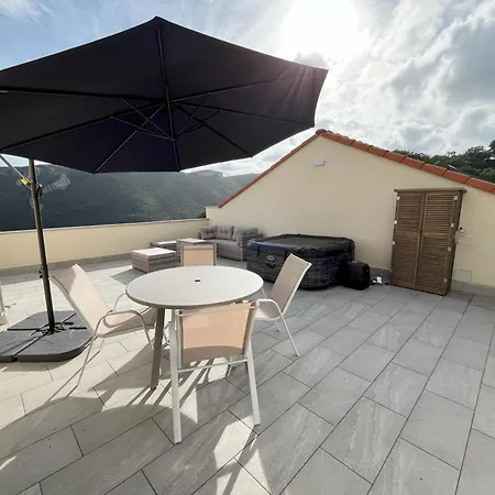 Villino Con Terrazzo Panoramico * Finale Ligure