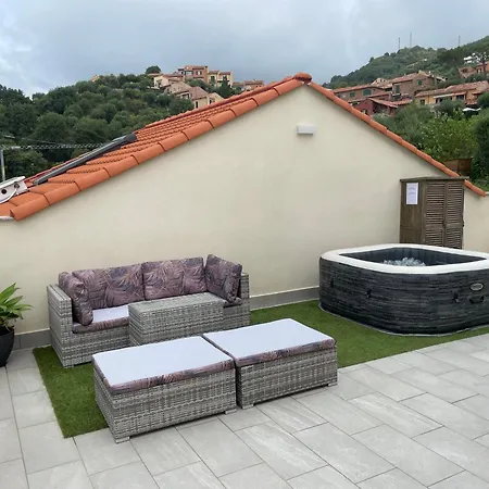 Villino Con Terrazzo Panoramico * Finale Ligure