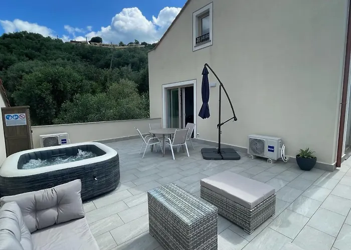 Villino Con Terrazzo Panoramico Ferienhaus